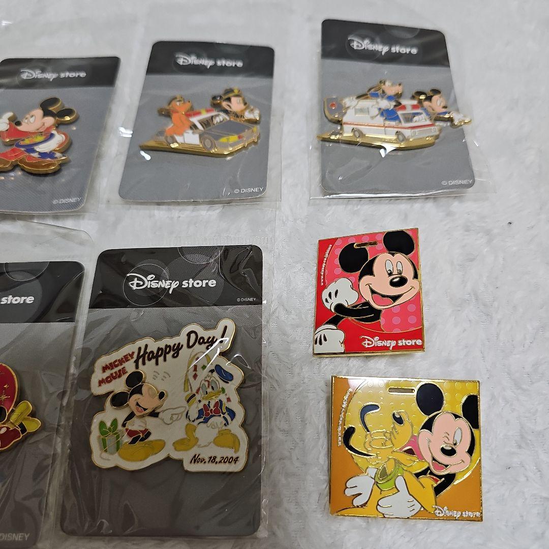 DisneyStore ミッキー&フレンズ ピンバッジ