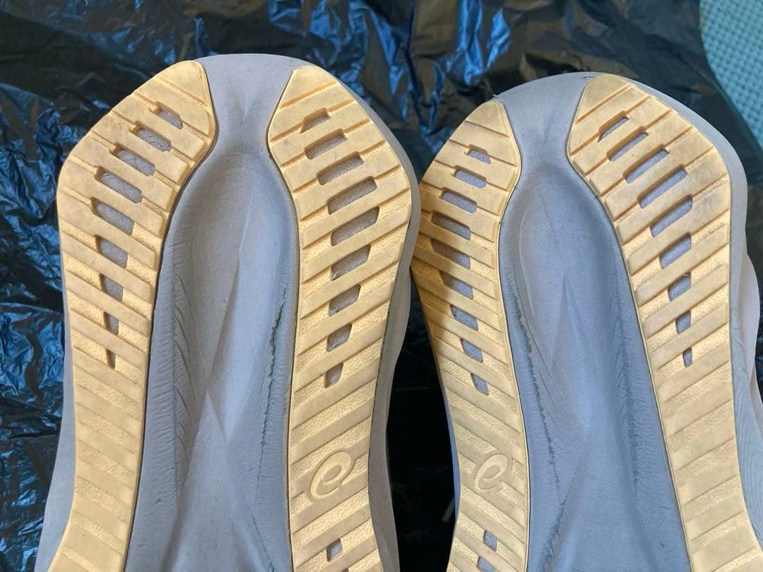 アシックス　ノヴァブラスト5 レディースワイド23.5センチ