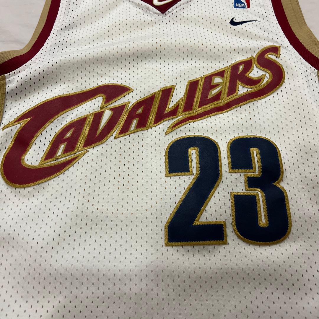 NBA レブロンジェームズ　ユニフォーム