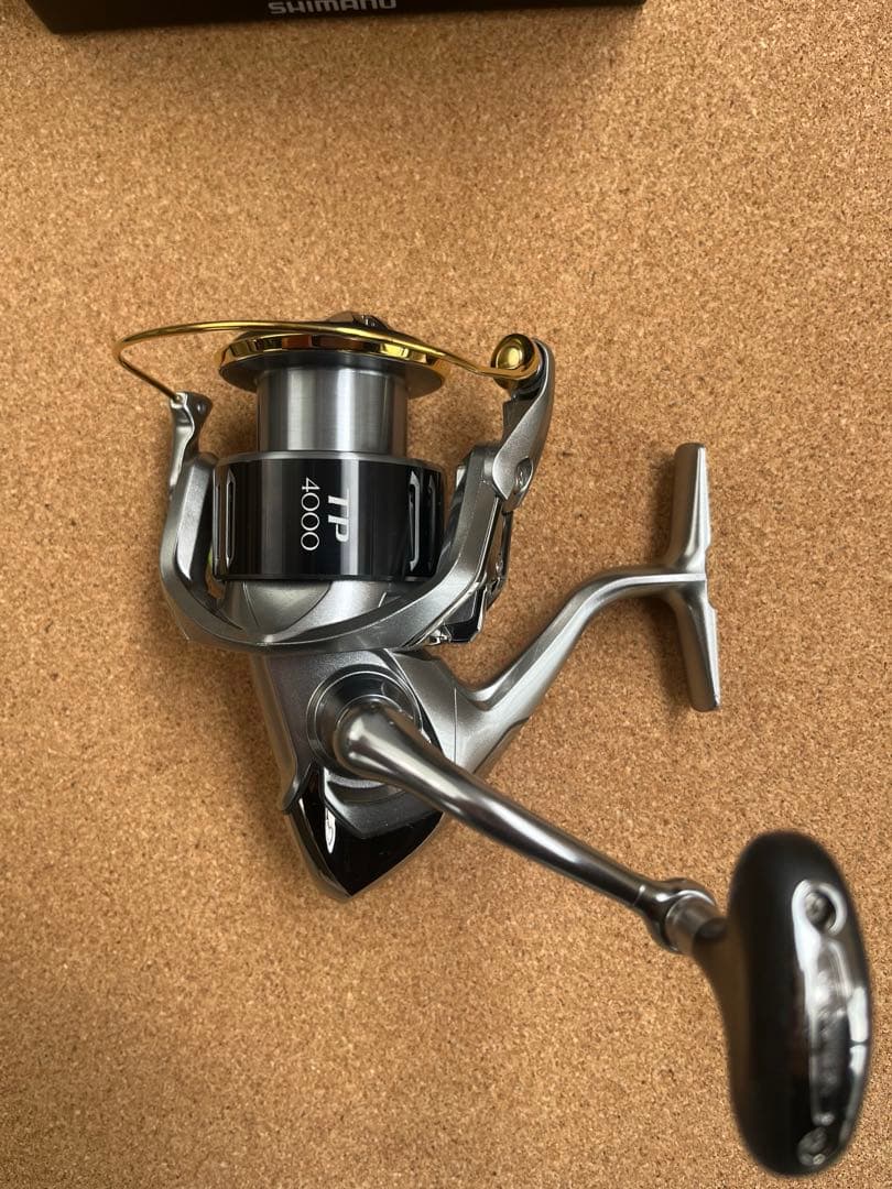 66. 【美品】　SHIMANO TWIN POWER 4000HG