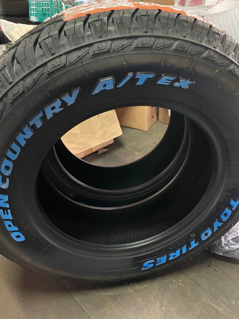 215/70R16TOYOオープンカントリーA/T