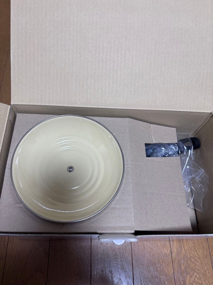 新品-未使用　LE CREUSET 16cm 2.1Lソースパン