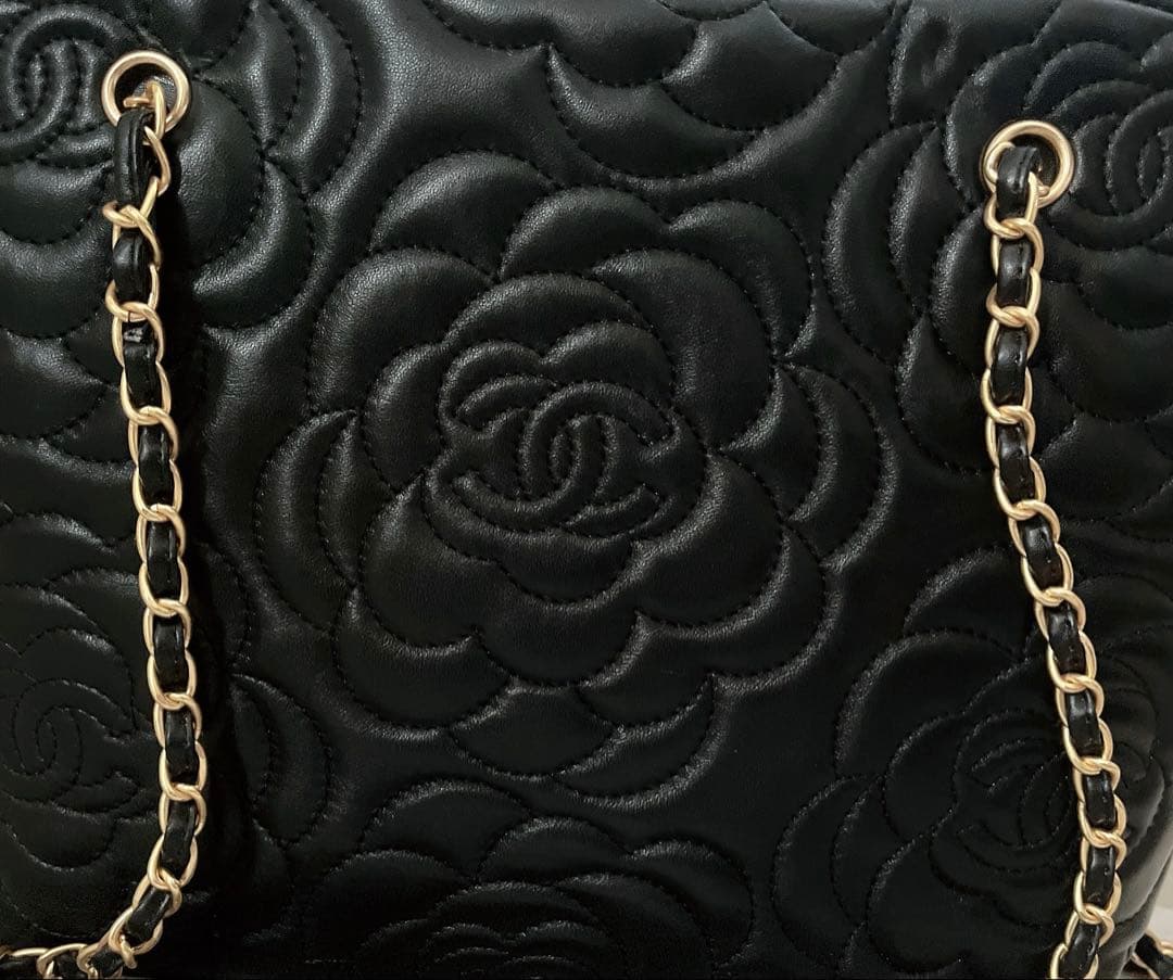 CHANEL　トートバッグ　ゴールドチェーン　キルティング　ノベルティ