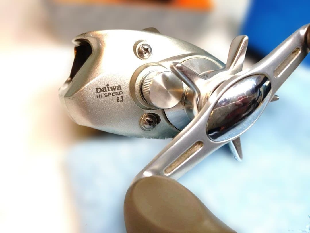 ベイトリール　左巻き　TEAM DAIWA 103HL