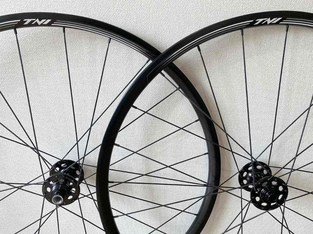 競技用ピスト 前後 スルーアクスルホイール LOOK T20 Argon18