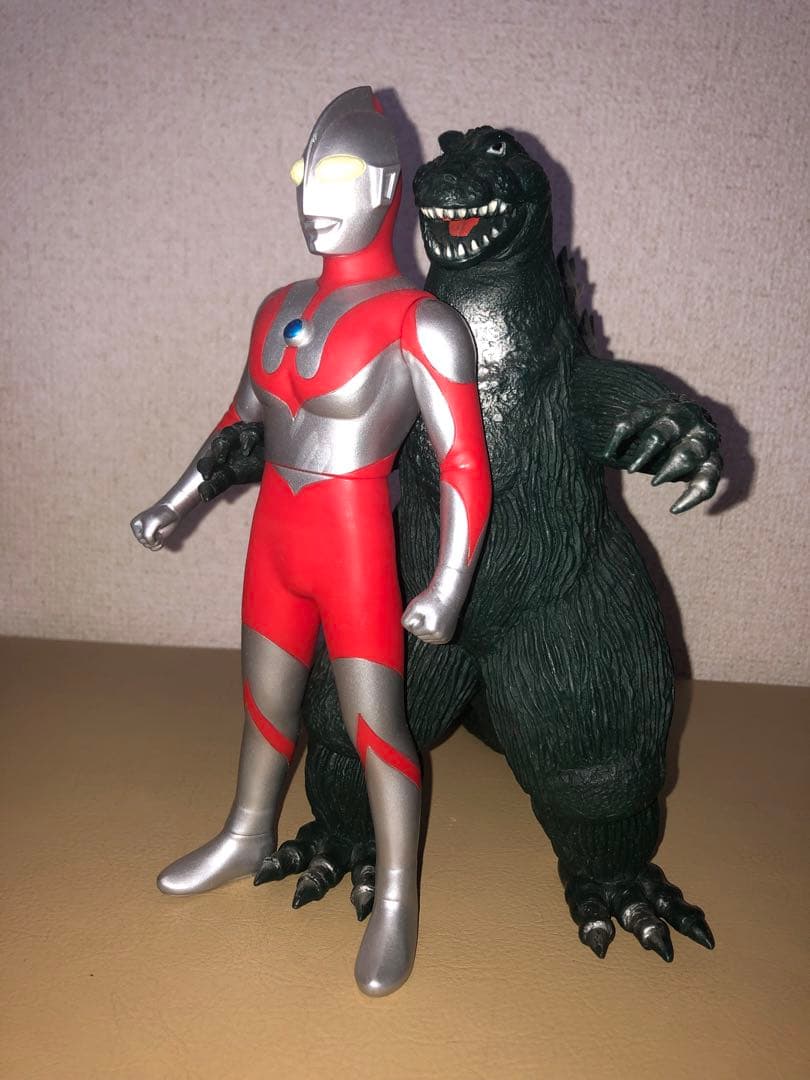 ゴジラ・ウルトラマン・キングギドラ フィギュア 3体セット⭐️バンダイJAPAN