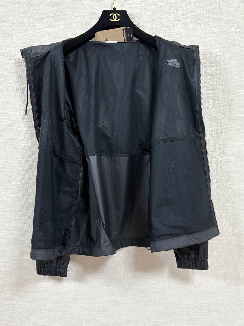 L ☆新品☆ ナイキ　ウインドブレーカー　スポーツウェア　ナイロンジャケット