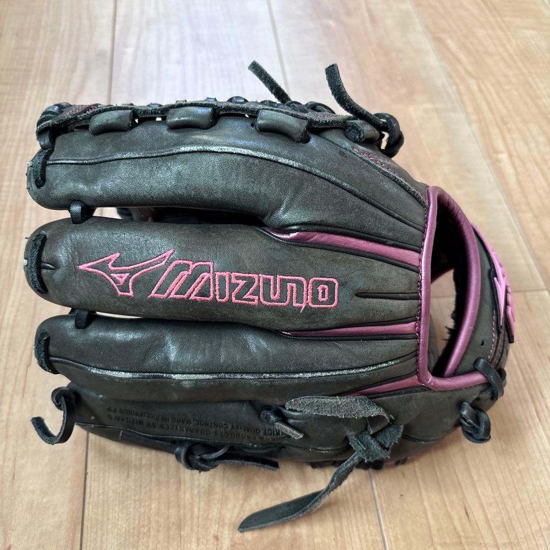 Mizuno 軟式グローブ 黒/ピンク　右投げ用　最終値下げ！
