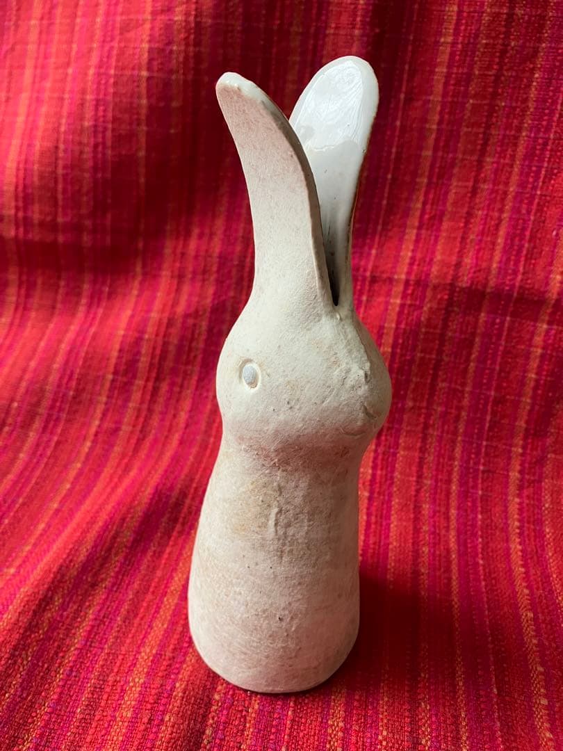 鹿児島睦　うさぎの花器