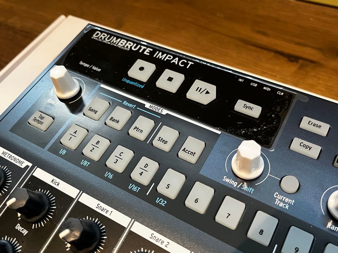 Arturia DRUMBRUTE IMPACT 本体 箱 ドラムマシン