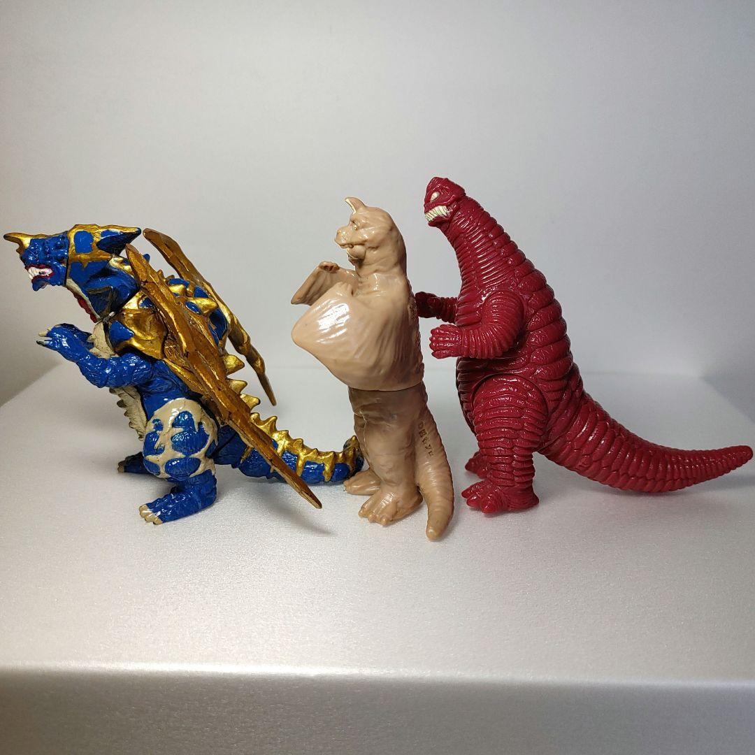 ぷ*ゆ様 ウルトラマン　怪獣　ソフビ　フィギュア　11体　まとめ売り