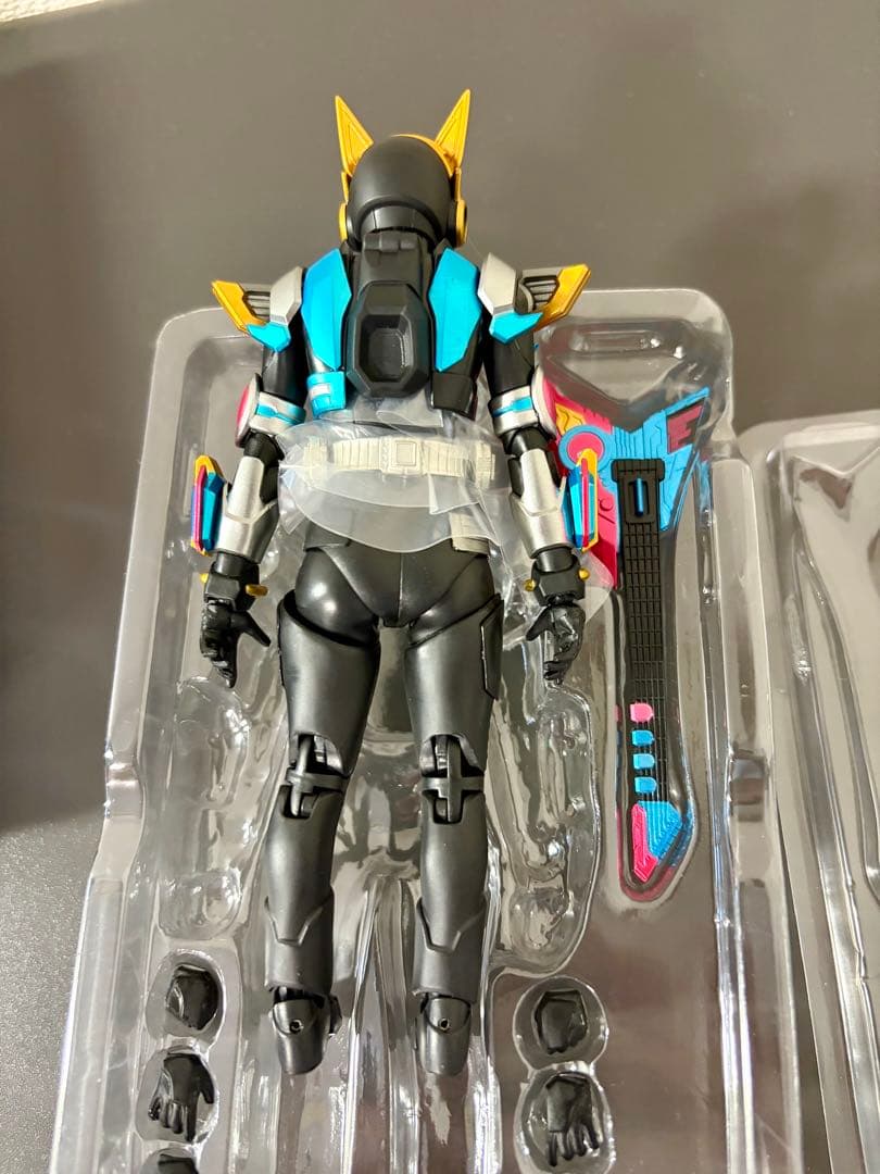 美品　S.H.Figuarts 仮面ライダー　ナーゴ ビートフォーム　フィギュア