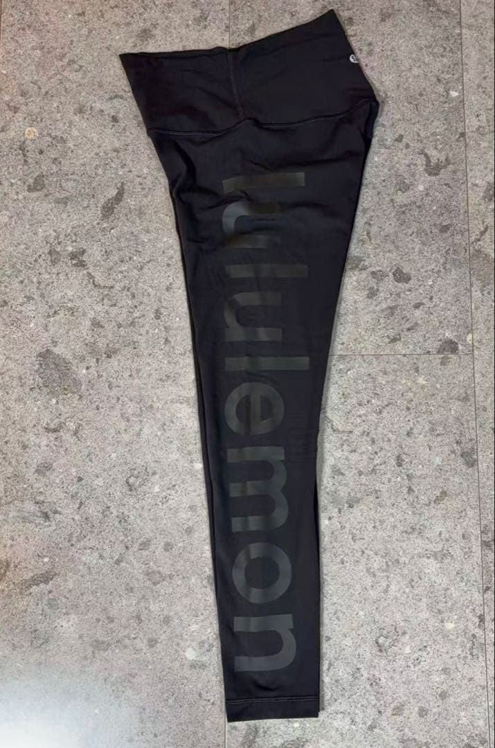 ルルレモン グラフィック High-Rise Pant 25\"