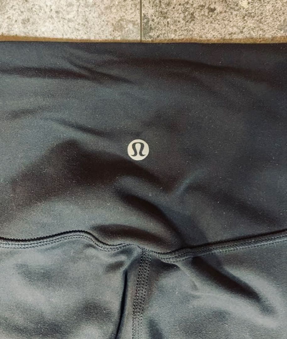 ルルレモン グラフィック High-Rise Pant 25\"