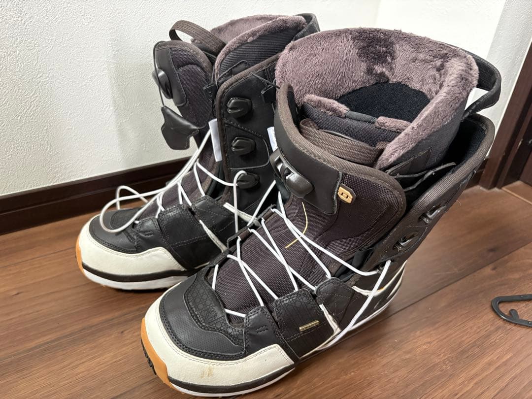 SALOMON dialogue wide 27cm ケース付き