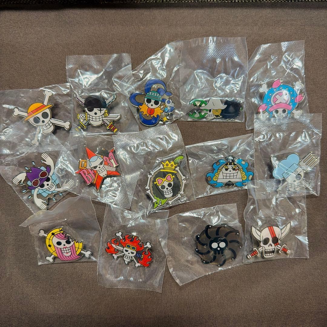 ONE PIECE ピンバッジコレクション　14種類セット売り