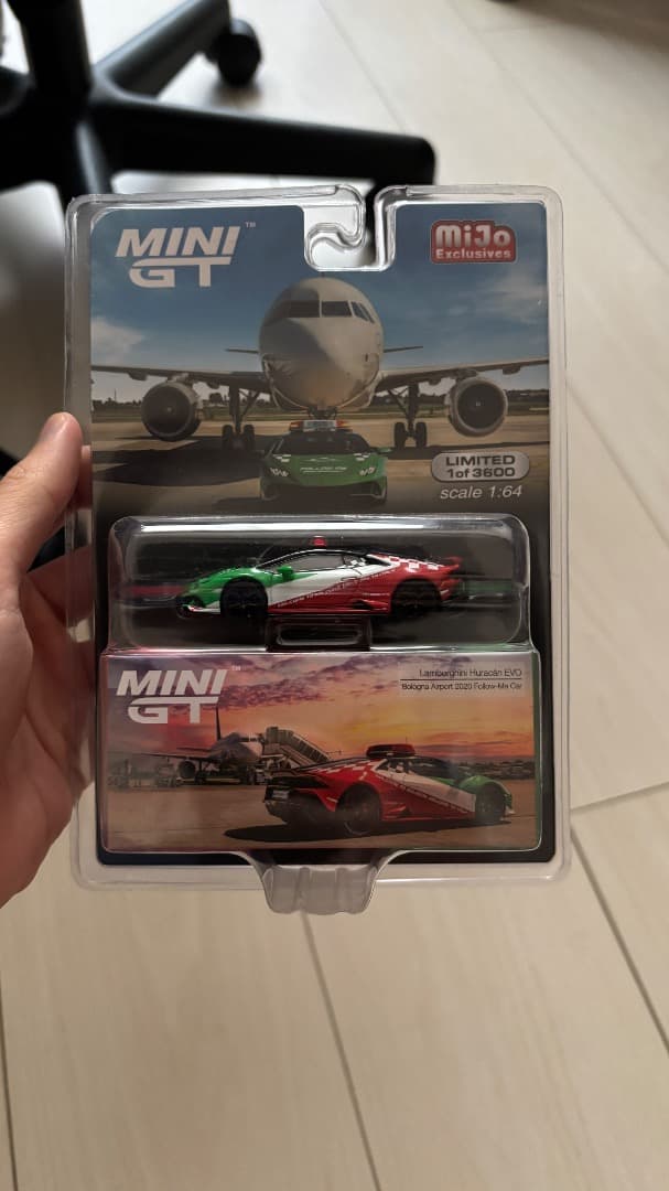 MINI GT ランボルギーニウラカン Bologna Airport 2020