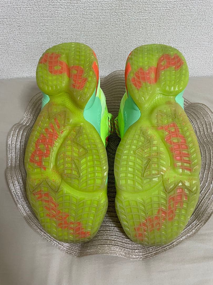 adidasバスケットボールシューズ