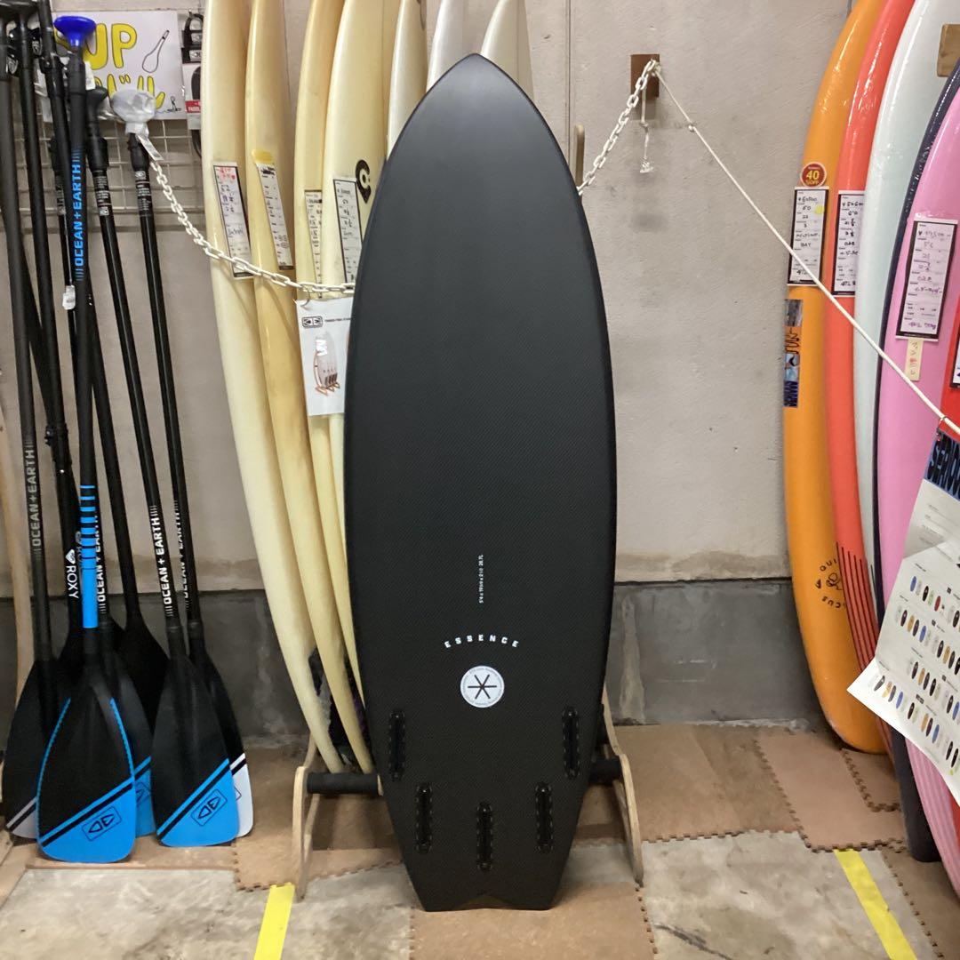 新品格安ESSENCE ショートボード フィッシュフルカーボン5’4フィン付き
