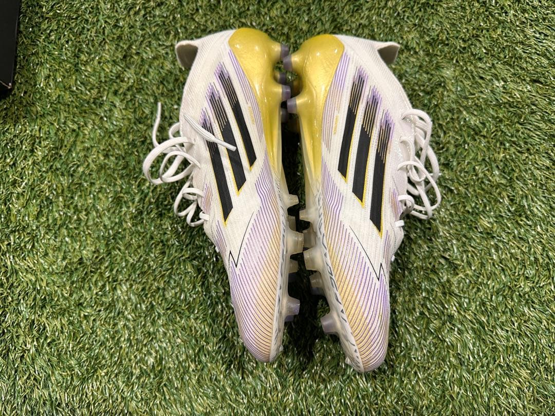 サッカースパイクF50エリートagモデル 27cm