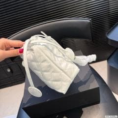 ノベルティ 丸みフォルムが愛らしい★ CC 巾着ショルダーバッグ