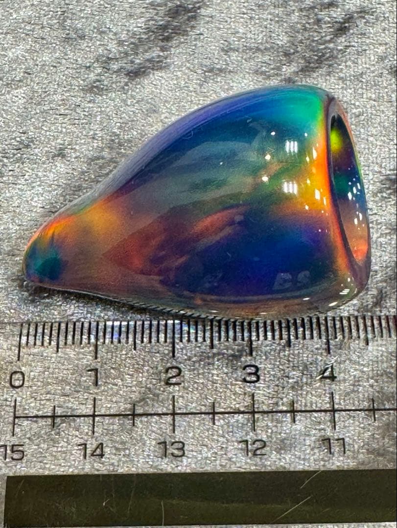 三線用　角度で変色するオーロラバチ　人工オパール製