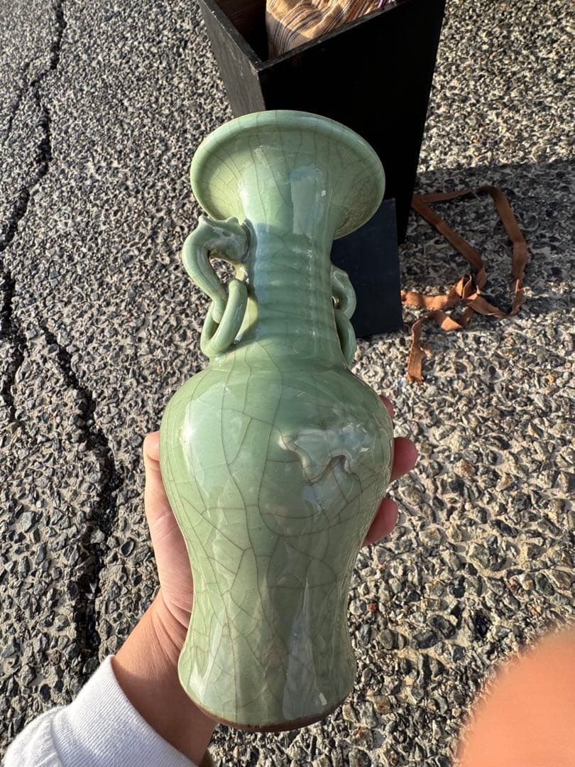 ‼️最終最後の値段‼️唐物買取3/5①‼️中国龍泉窯製で双耳魚文青磁花瓶‼️無傷です‼️