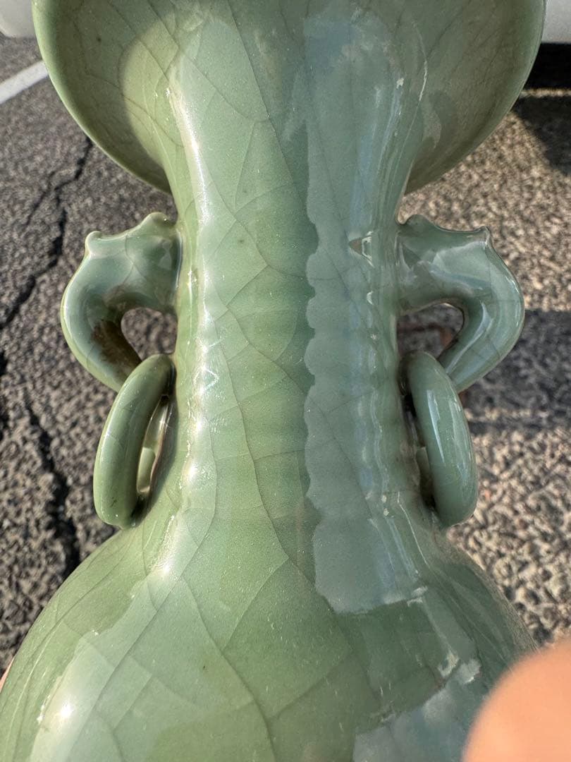 ‼️最終最後の値段‼️唐物買取3/5①‼️中国龍泉窯製で双耳魚文青磁花瓶‼️無傷です‼️