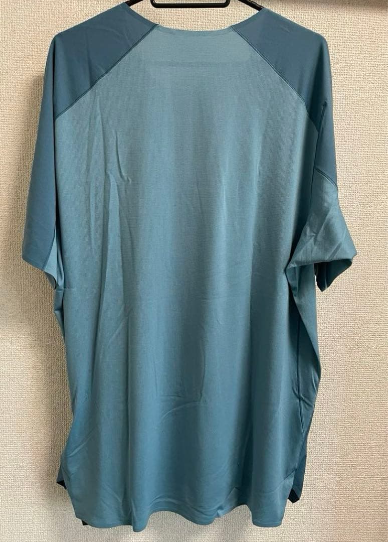 《ARC'TERYX》ノーバン Tシャツ メンズ