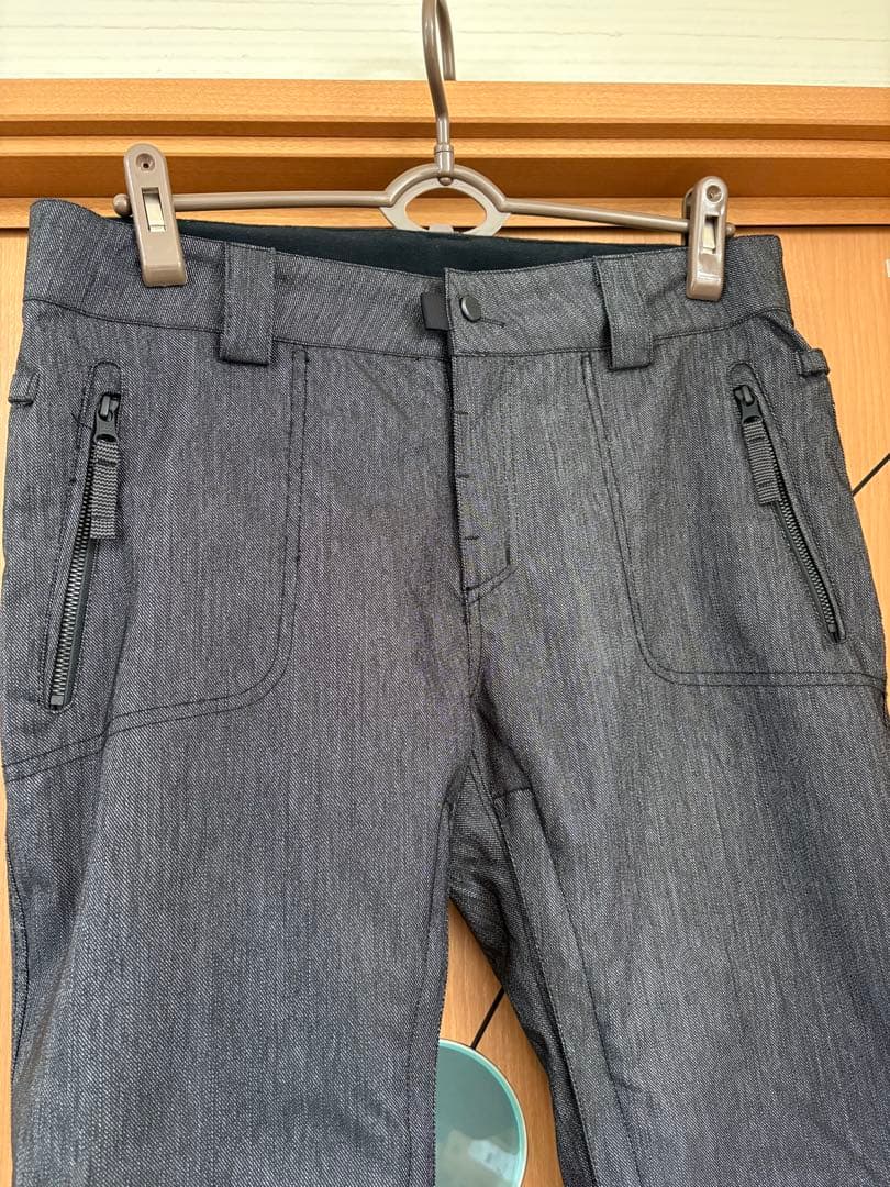 686スノーボードパンツ ダークグレー 女性用