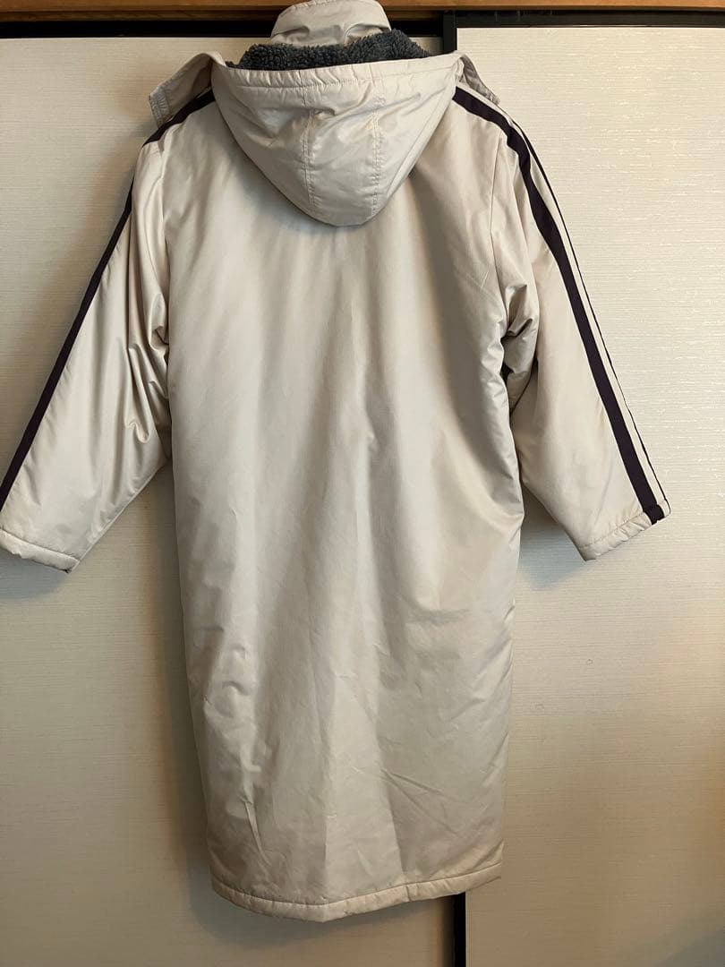 adidasベンチコート