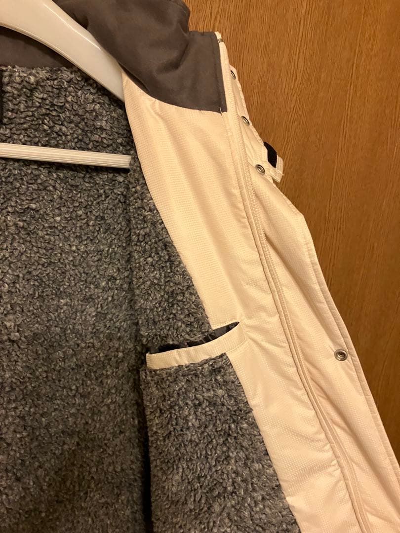 adidasベンチコート