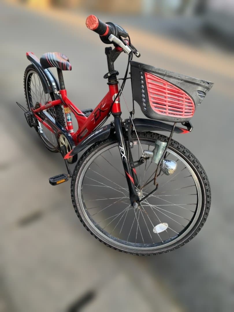 赤い子供用自転車 バスケット付き　ブリヂストン　２４インチ　引き取り限定