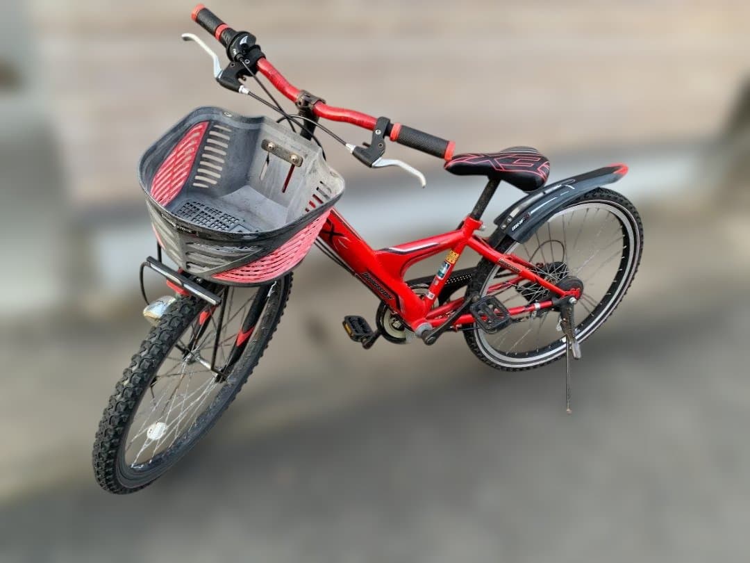 赤い子供用自転車 バスケット付き　ブリヂストン　２４インチ　引き取り限定