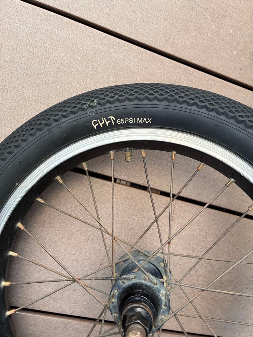 CULT 16インチ ホイール　タイヤ　BMX用　16✖️2.3 フロント