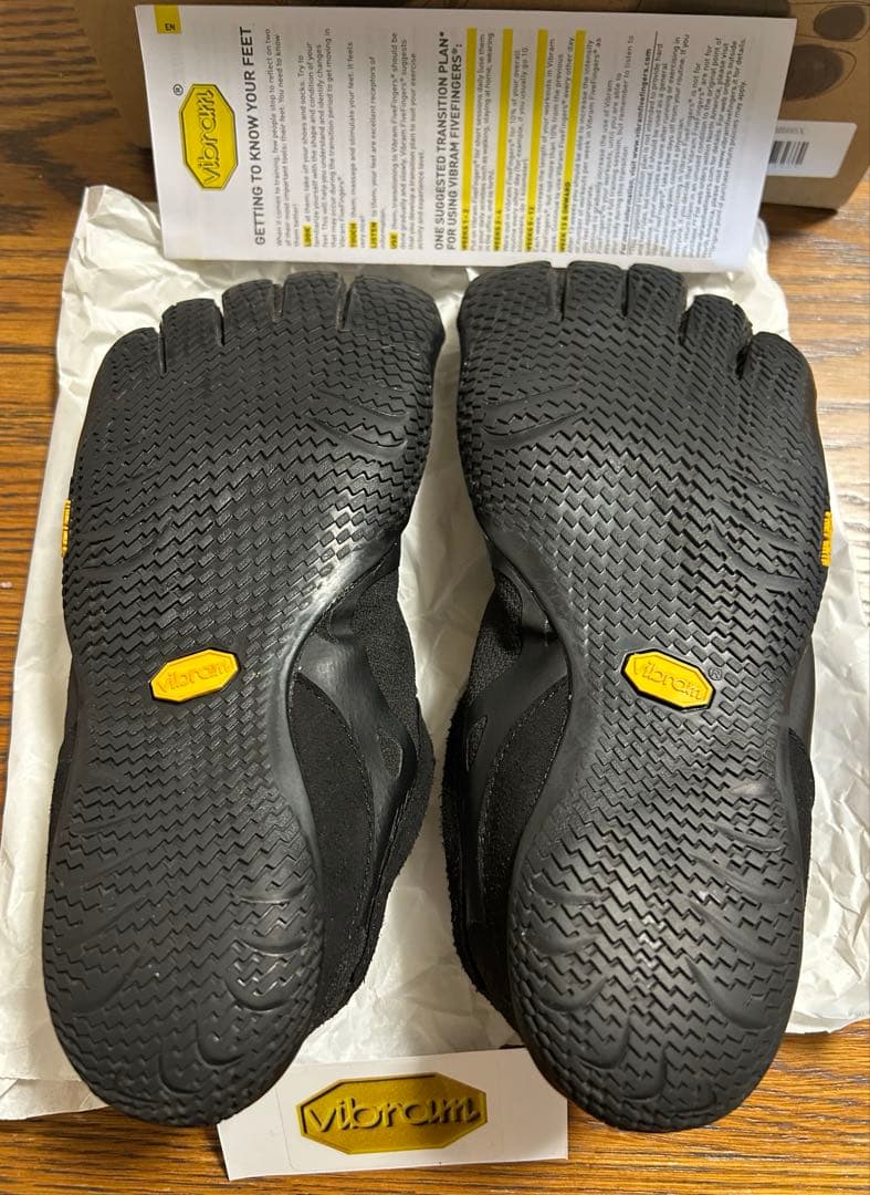 Vibram ビブラム　ファイブフィンガーズ