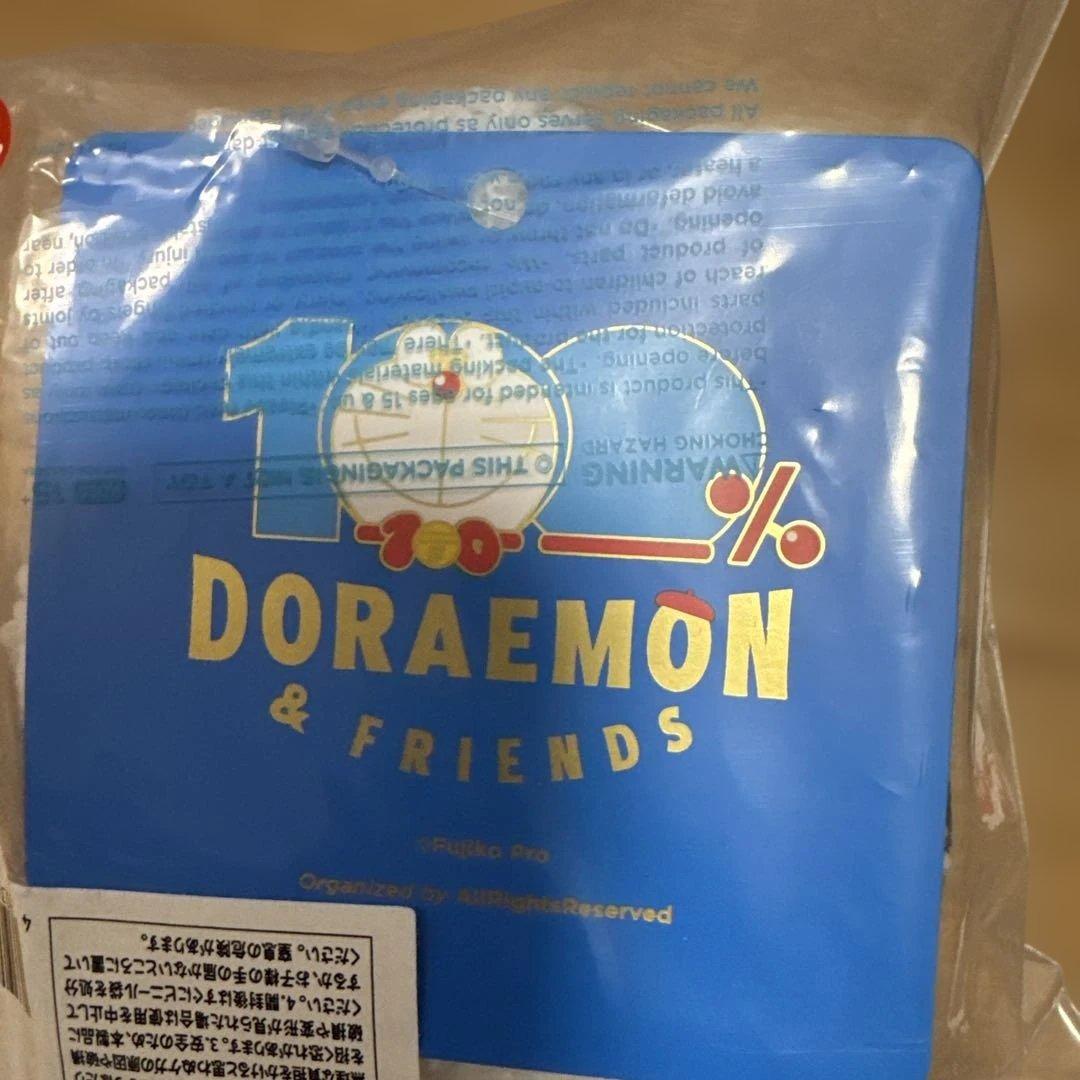 100%ドラえもん 東京　おにぎりぬいぐるみとシールセット　マグネット