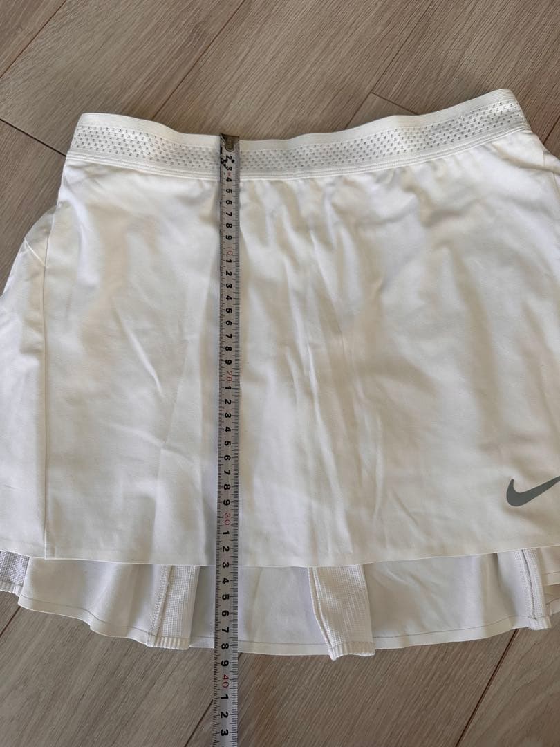 ナイキNIKEスコート　ホワイト　テニス　ピックルボール白スカート
