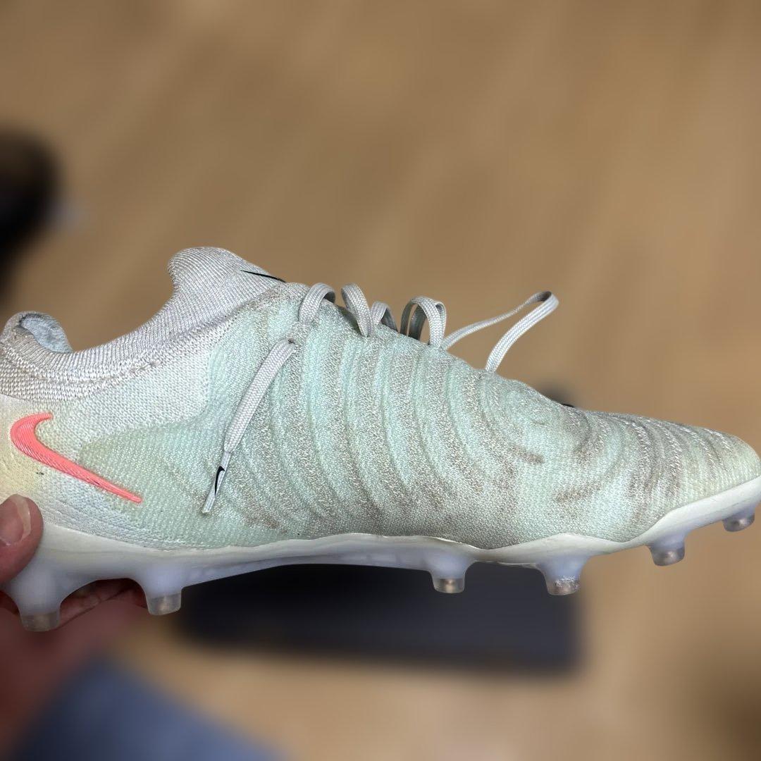 Nike Phantom GT サッカーシューズ ホワイト/ピンク