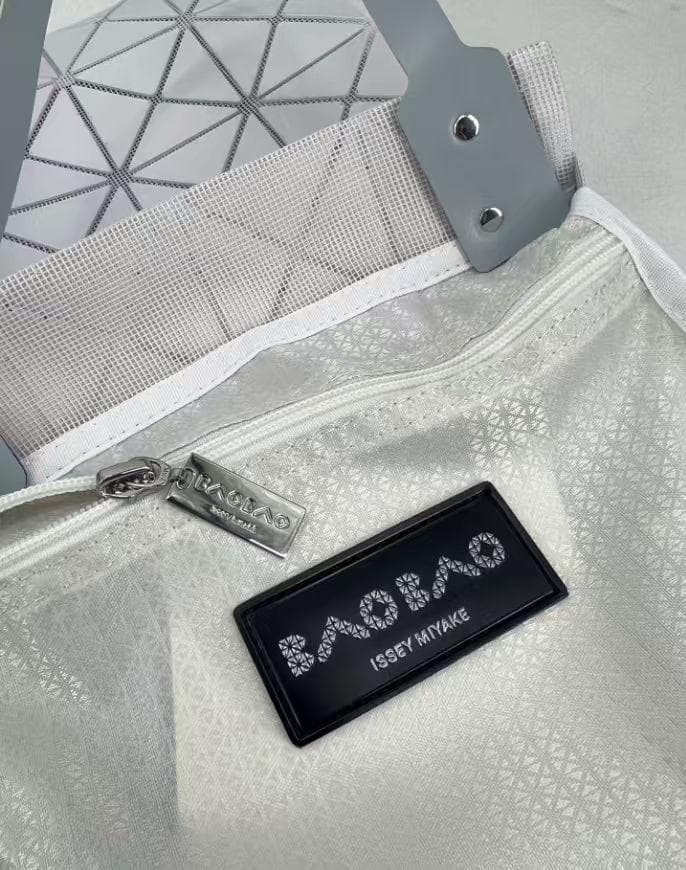 ISSEY~ MIYAKE ~ BAOトートバッグ グレー