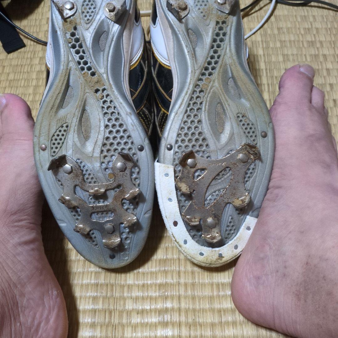 アシックスの野球スパイクです。27.5センチ 足に合わない為出品しました。3E