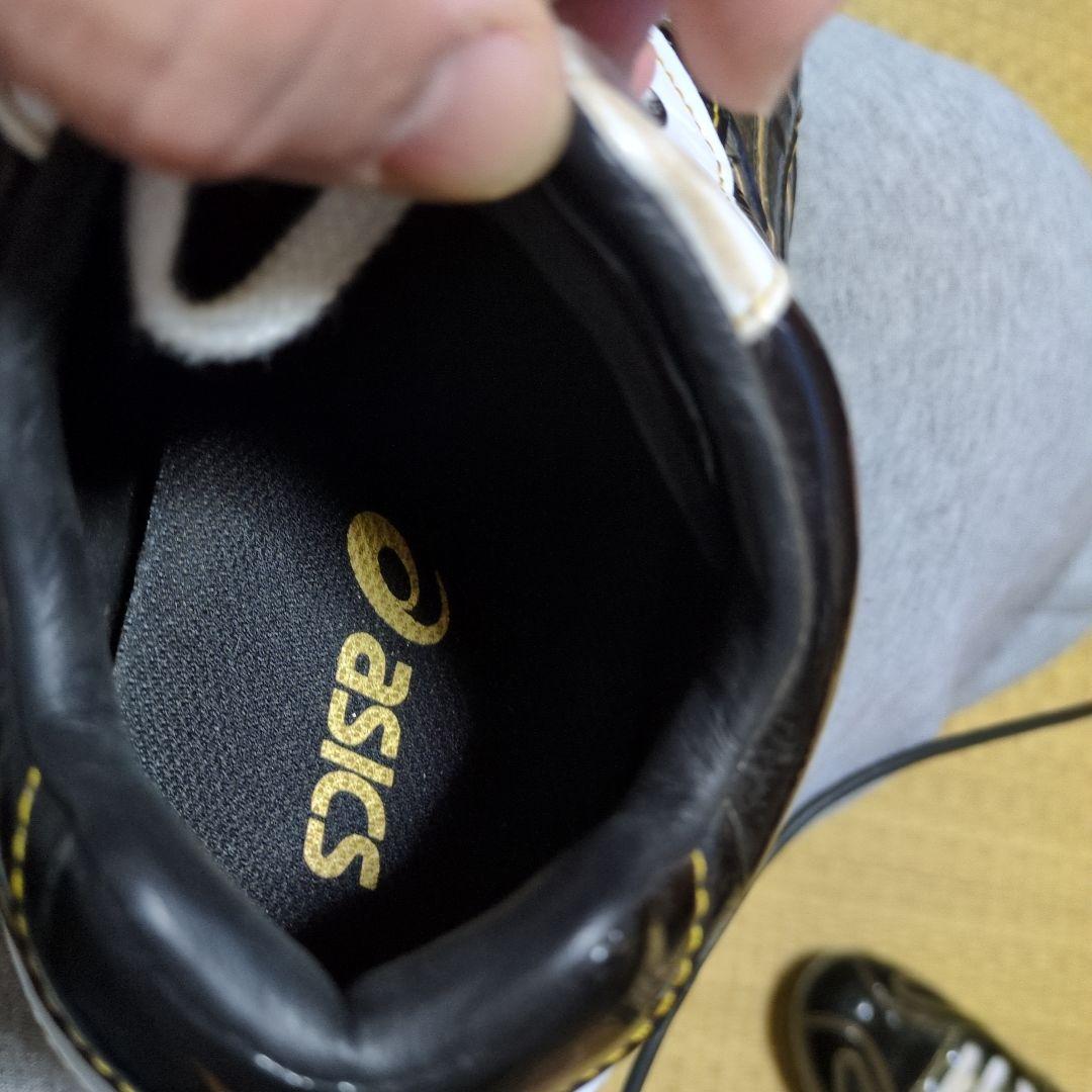アシックスの野球スパイクです。27.5センチ 足に合わない為出品しました。3E