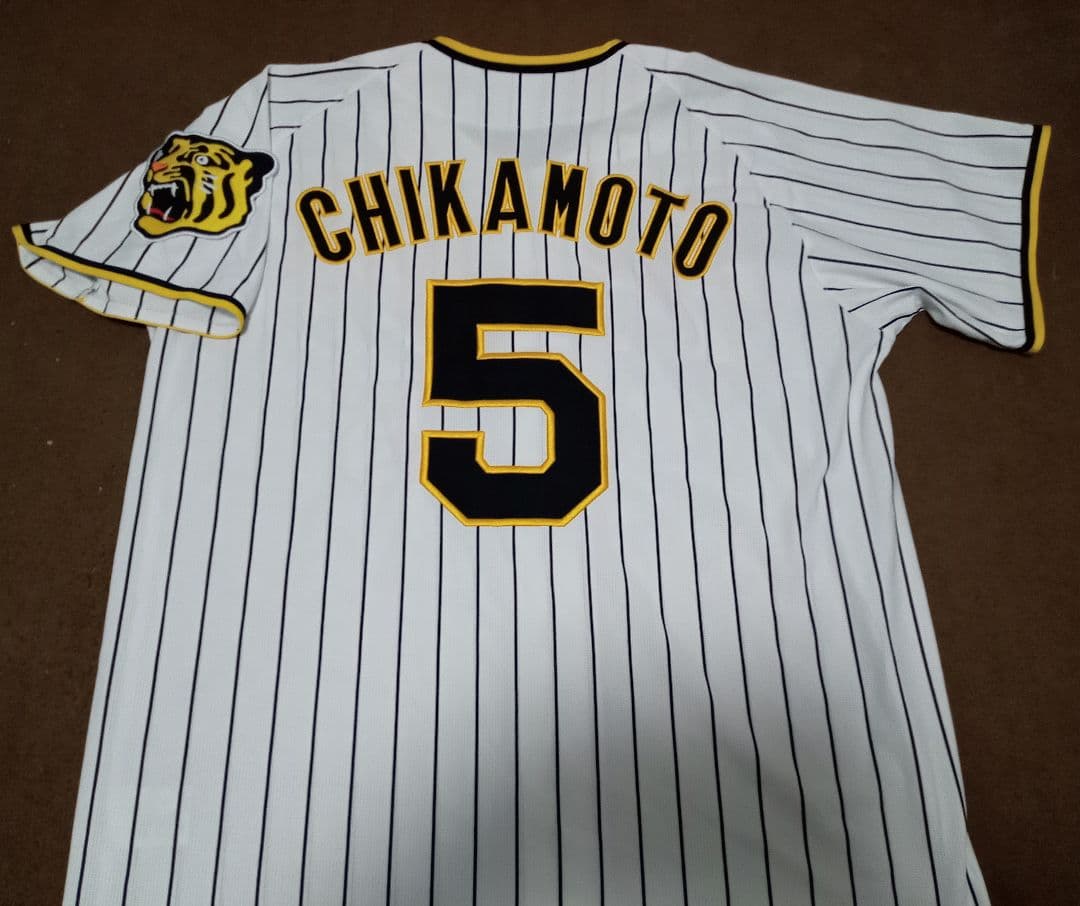 阪神タイガース 近本光司 レプリカユニフォーム ミズノ製 L