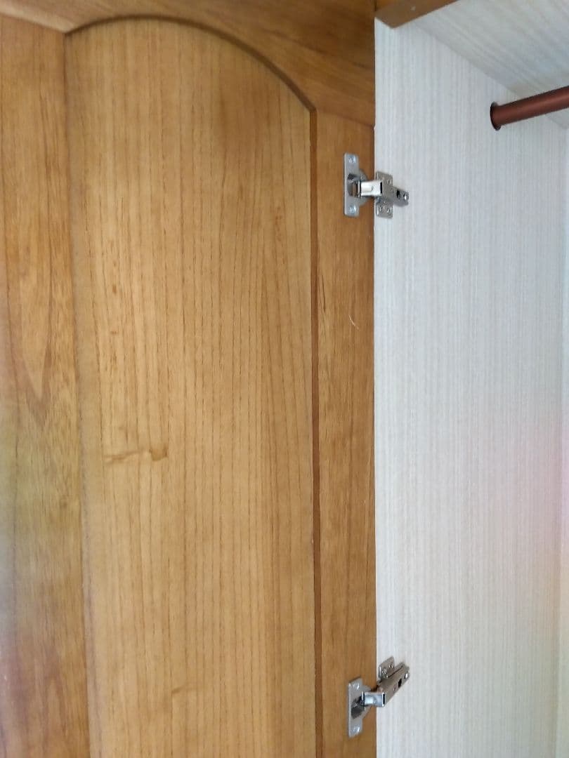 木製ブラウン洋服タンス 3扉 2引き出し付き