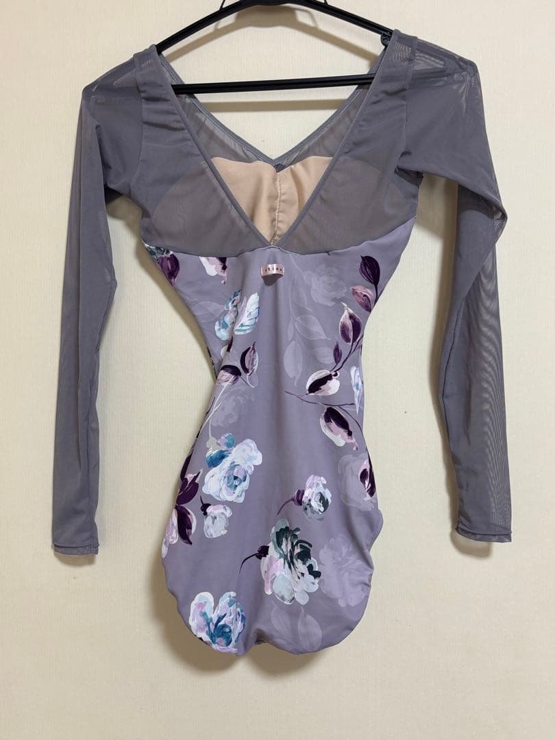 stinaグレー 花柄 長袖 レオタード M