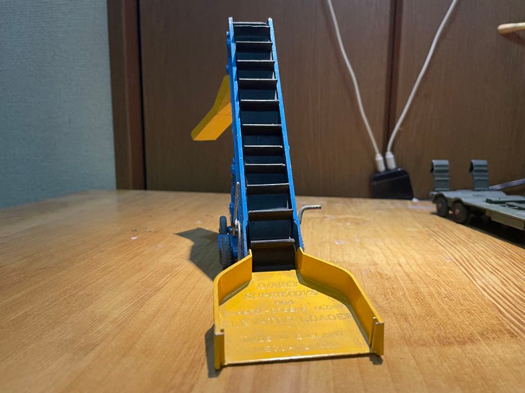 ディンキー　スーパートイズ　964 660 エレベーターローダー　トランスポート
