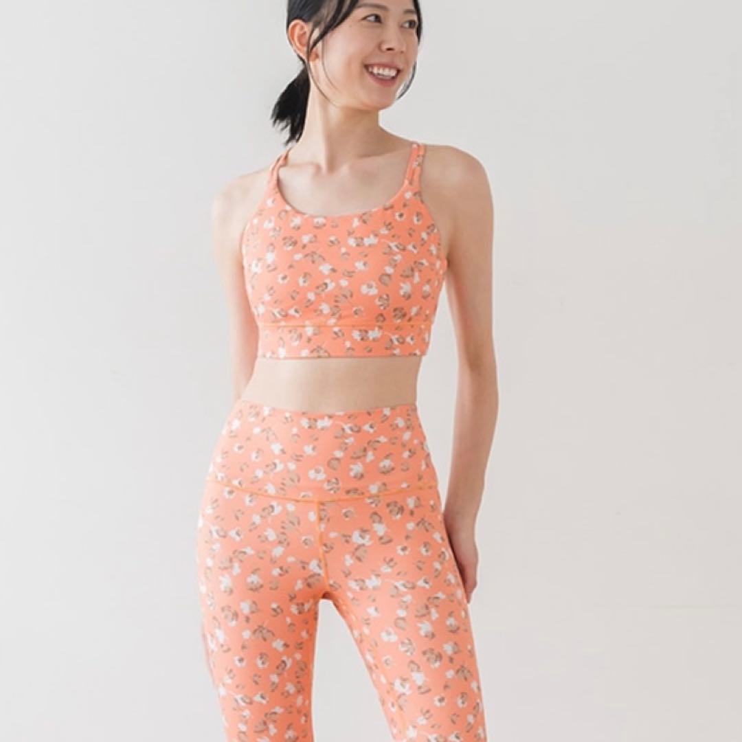 新品タグ付き　SUKALA スカーラ　花柄ブラトップ オレンジ　Mサイズ