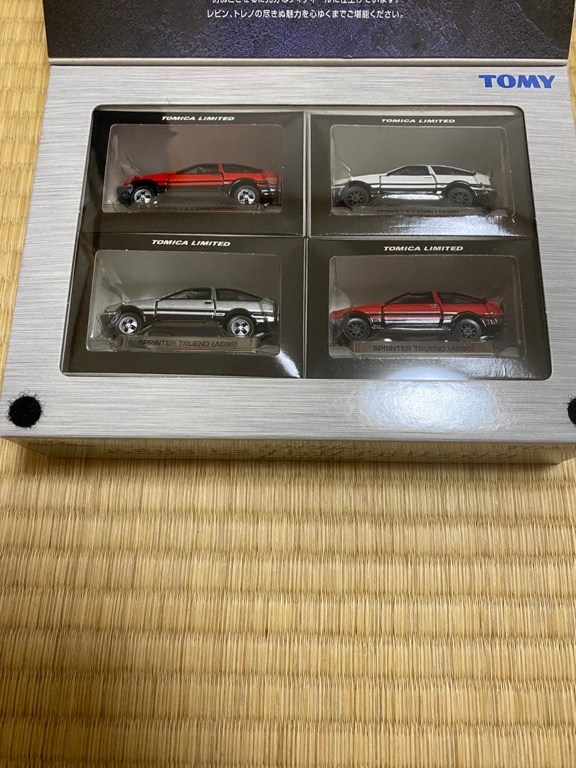 トミカリミテッド AE86 LEVIN/TRUENO 4モデル