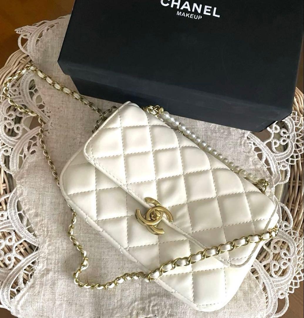 【専用購入で1,000円引き致します】CHANEL ホワイトキルティングバッグ