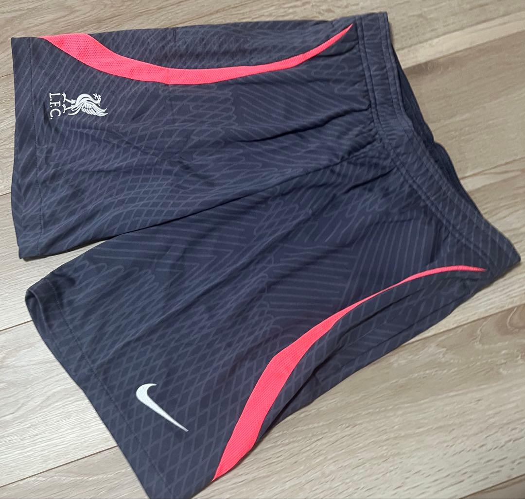 NIKE リヴァプール　リバプール　トレーニングショートパンツ　ショーツ